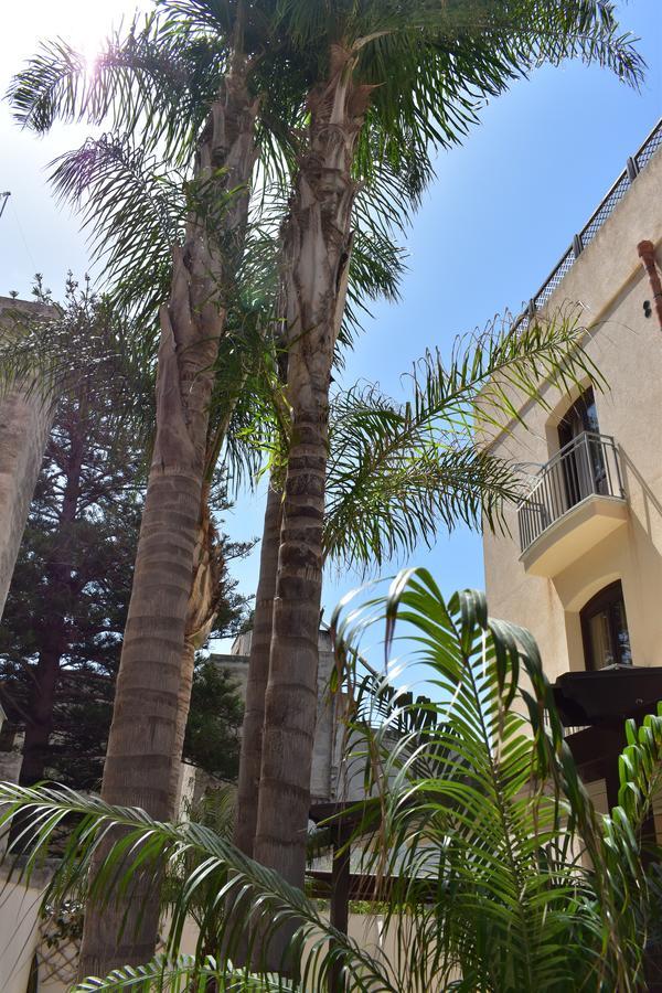 Hotel Il Portico Favignana Bagian luar foto