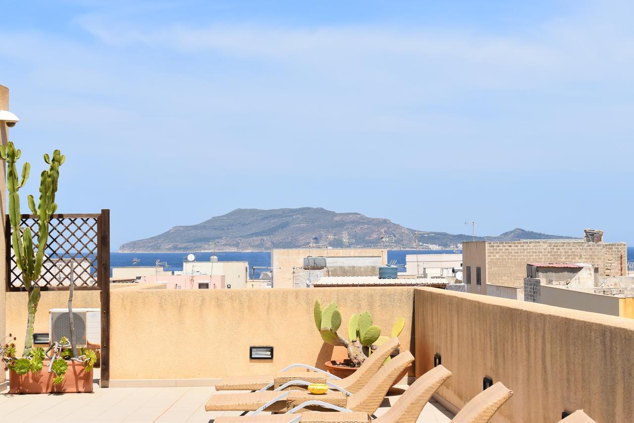 Hotel Il Portico Favignana Bagian luar foto