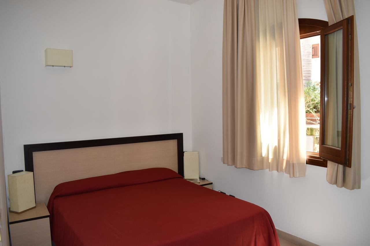 Hotel Il Portico Favignana Bagian luar foto