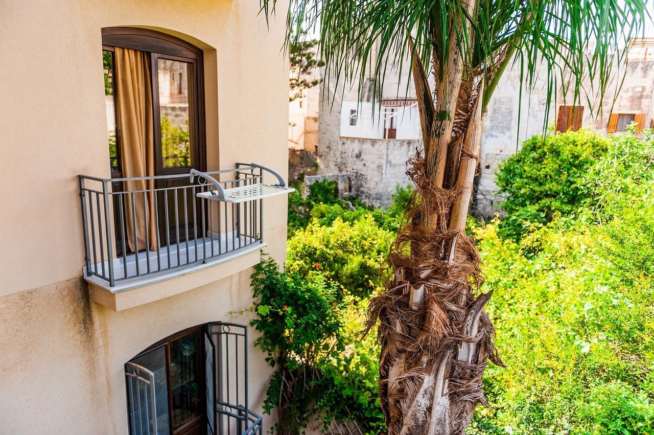 Hotel Il Portico Favignana Bagian luar foto