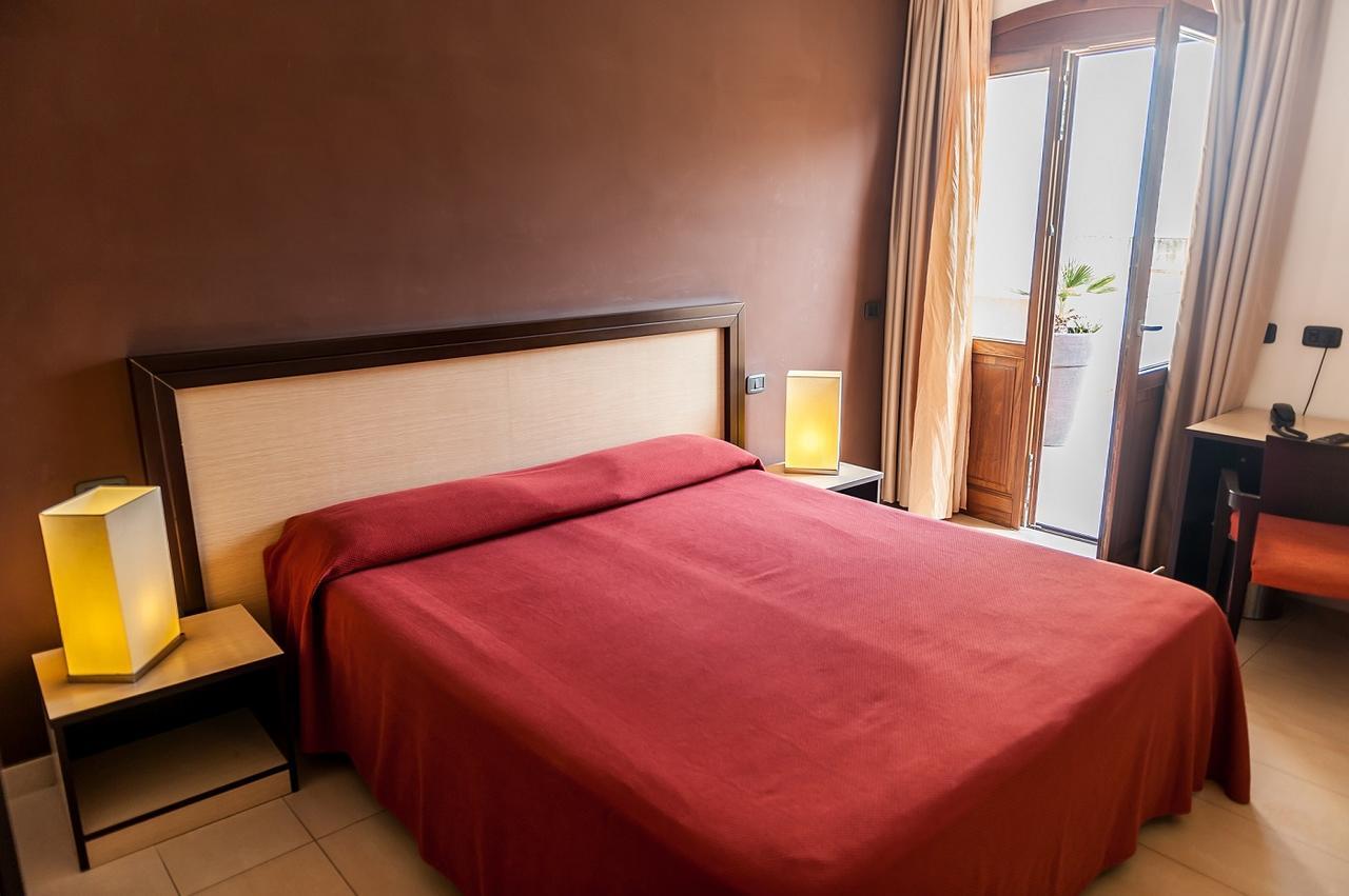 Hotel Il Portico Favignana Bagian luar foto