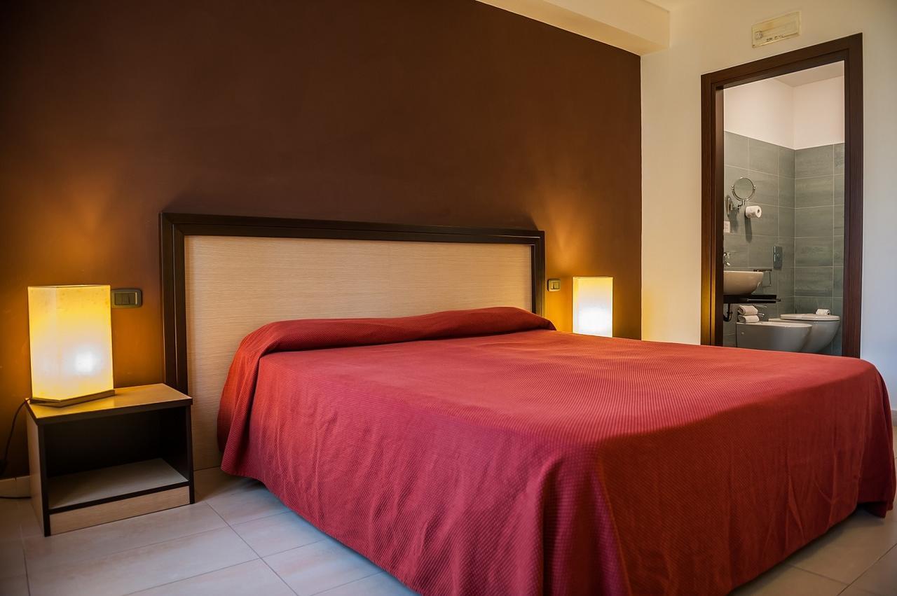 Hotel Il Portico Favignana Bagian luar foto