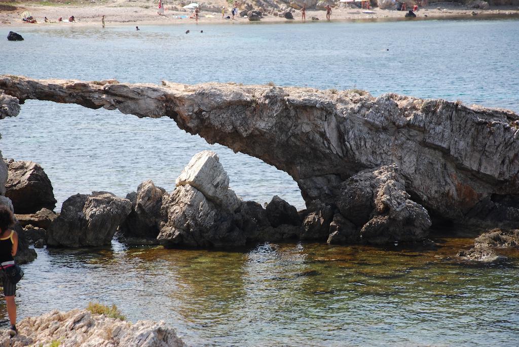 Hotel Il Portico Favignana Bagian luar foto